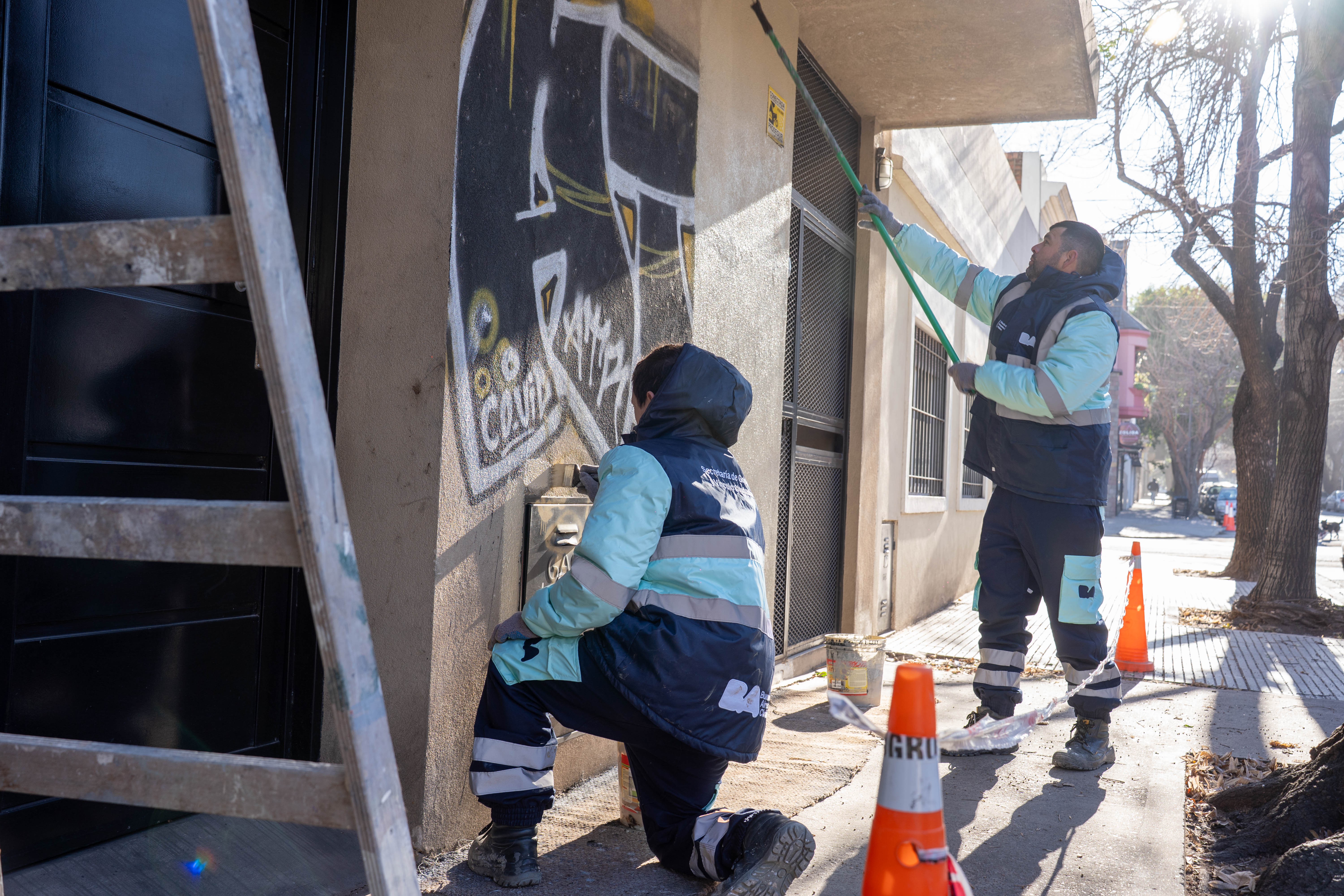 La Ciudad recuperó más de 12 mil frentes vandalizados con pintadas y pegatinas: cómo solicitar el servicio