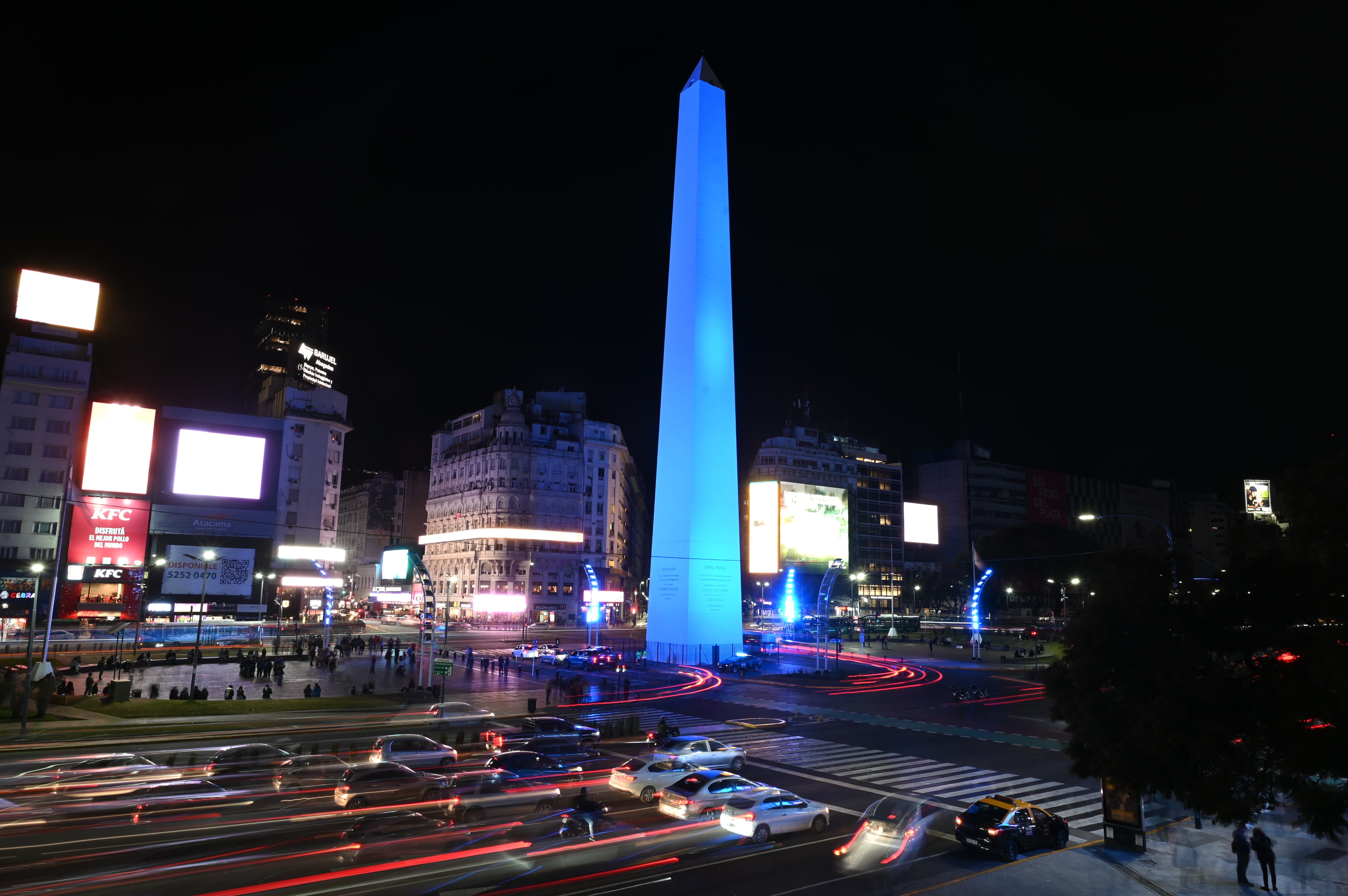 La Ciudad iluminó de azul el Obelisco para generar conciencia en el Día Mundial contra la Trata de Personas