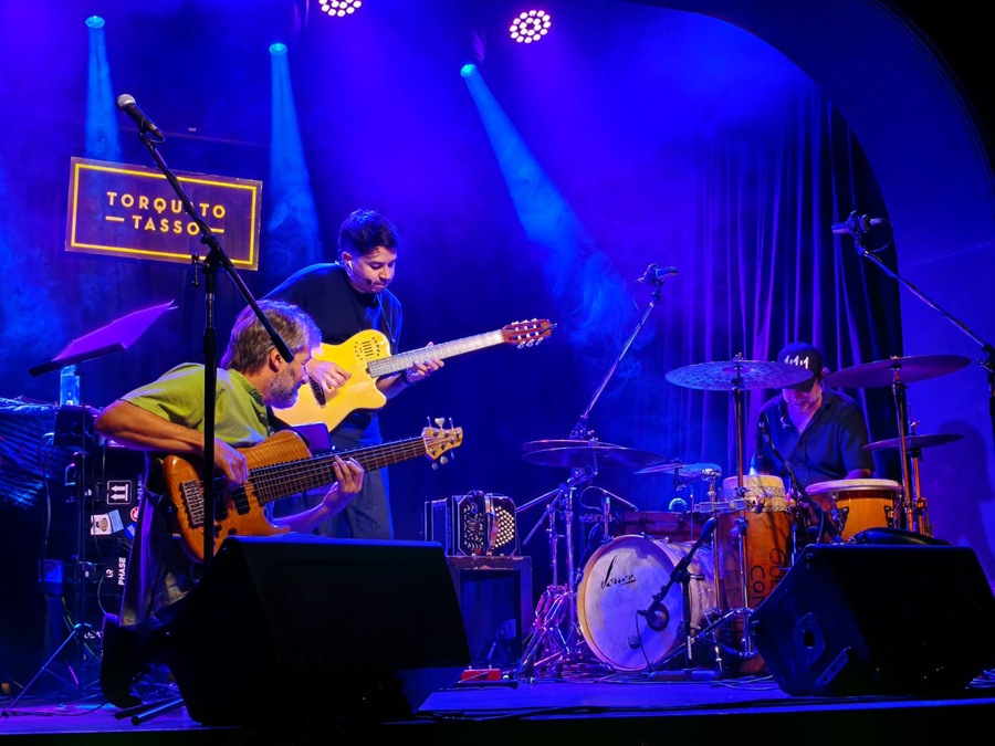 Música criolla en Parque Centenario