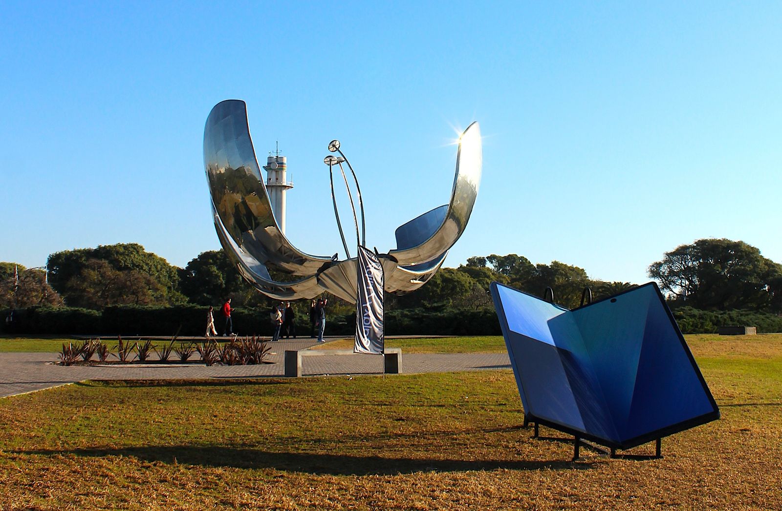 Samsung Unfolded Park en la Floralis Genérica