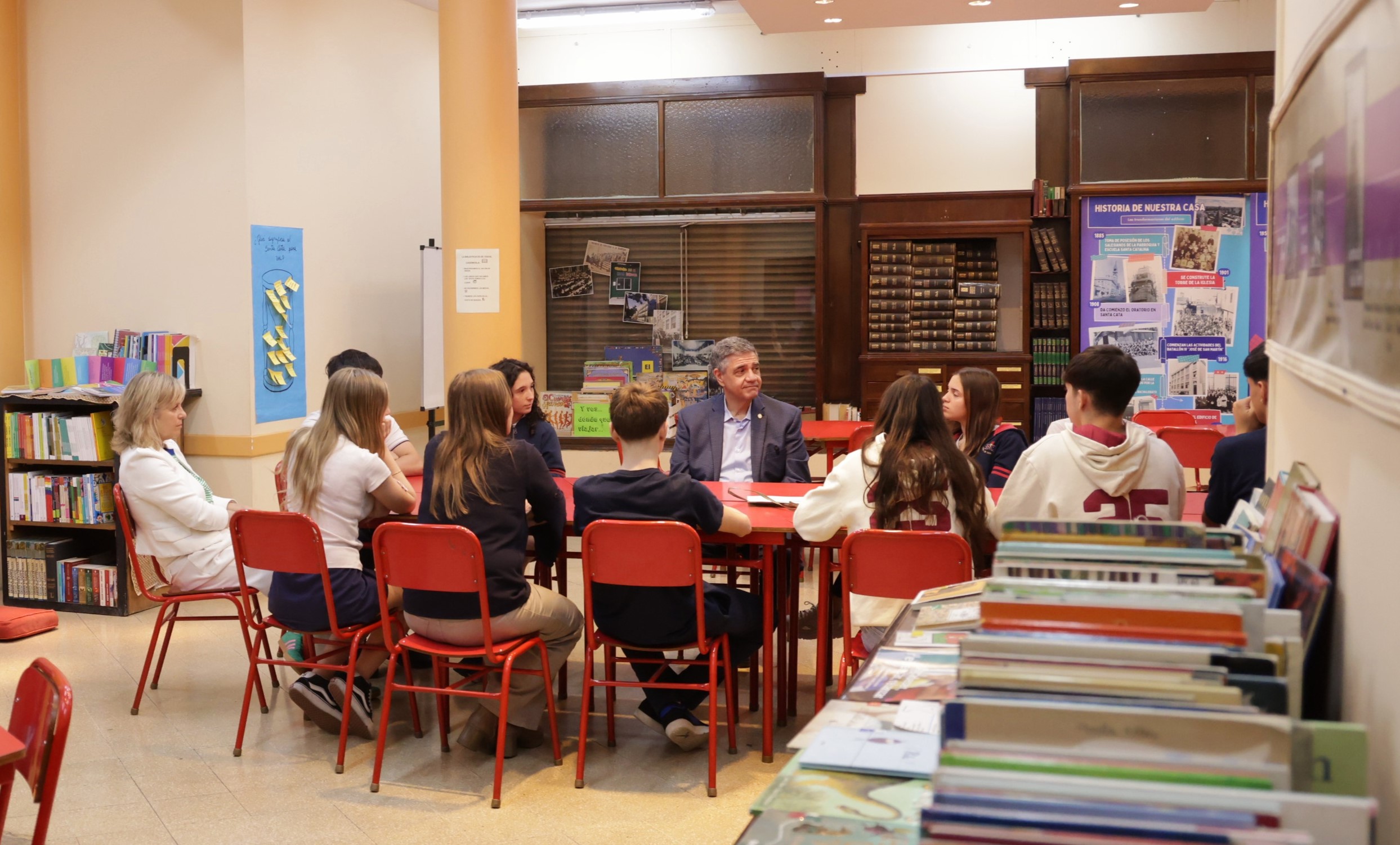 Mercedes Miguel y Jorge Macri compartieron una charla con estudiantes sobre el uso responsable del celular en la escuela