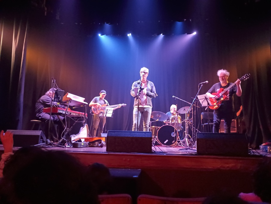 "A 18 Minutos" llega con un tributo a Spinetta 