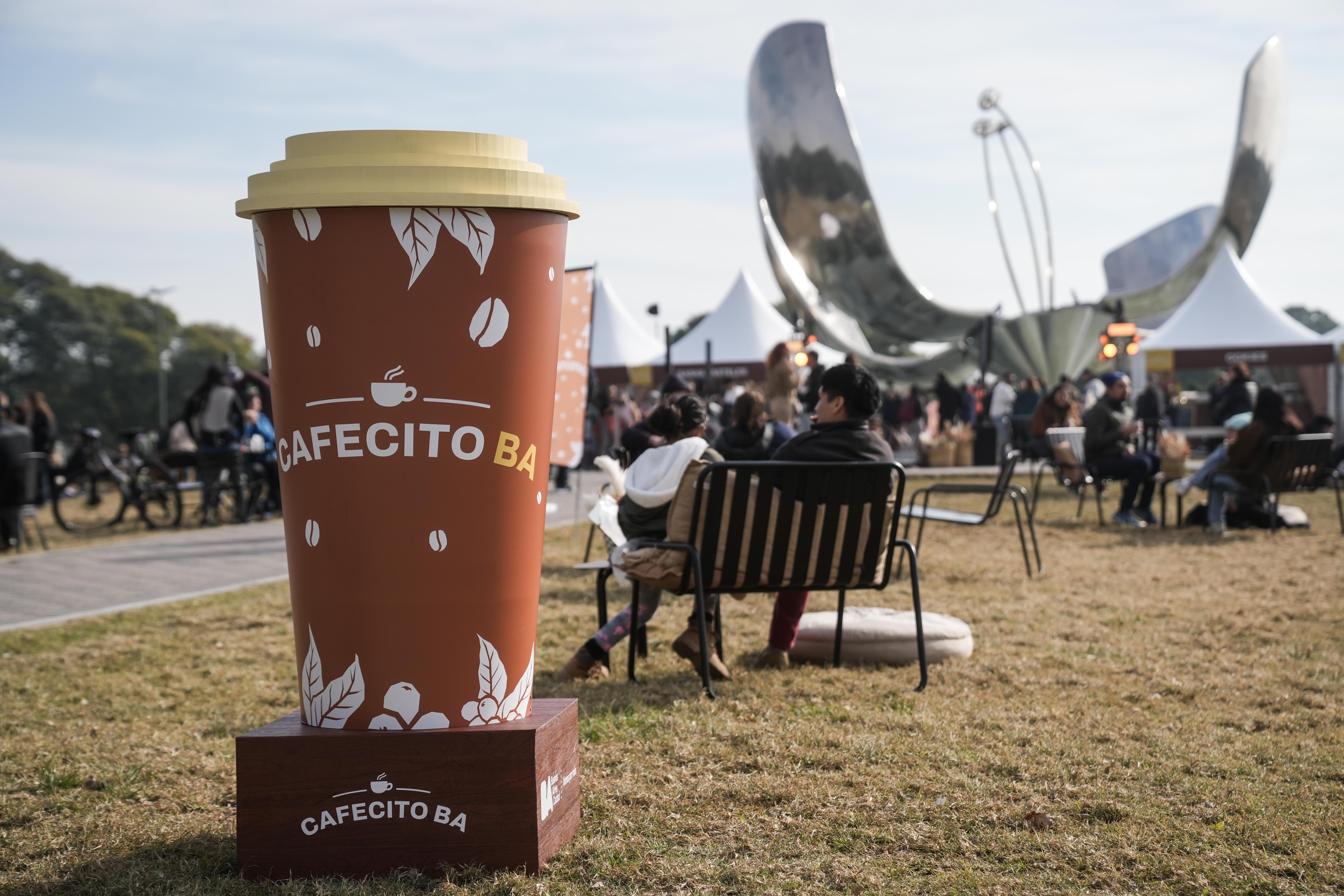 Cafecito BA, vuelve este fin de semana con el mejor café, música y cine al aire libre