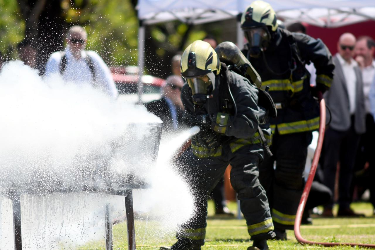 Los Bomberos de la Ciudad realizaron una capacitación ante los nuevos desafíos de la movilidad eléctrica
