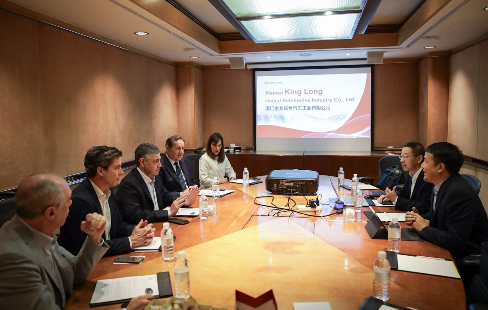 Jorge Macri fortalece la relación con Shanghái para impulsar la movilidad limpia, la innovación y las inversiones en Buenos Aires