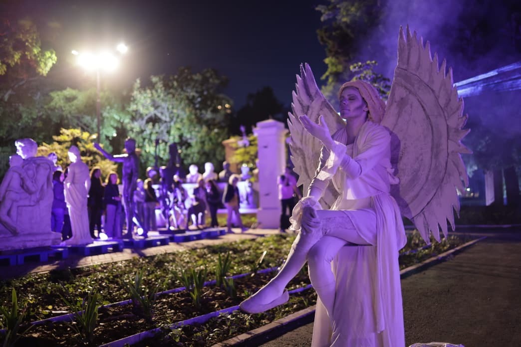 Un paseo por el taller que mantiene vivas las esculturas y los monumentos porteños
