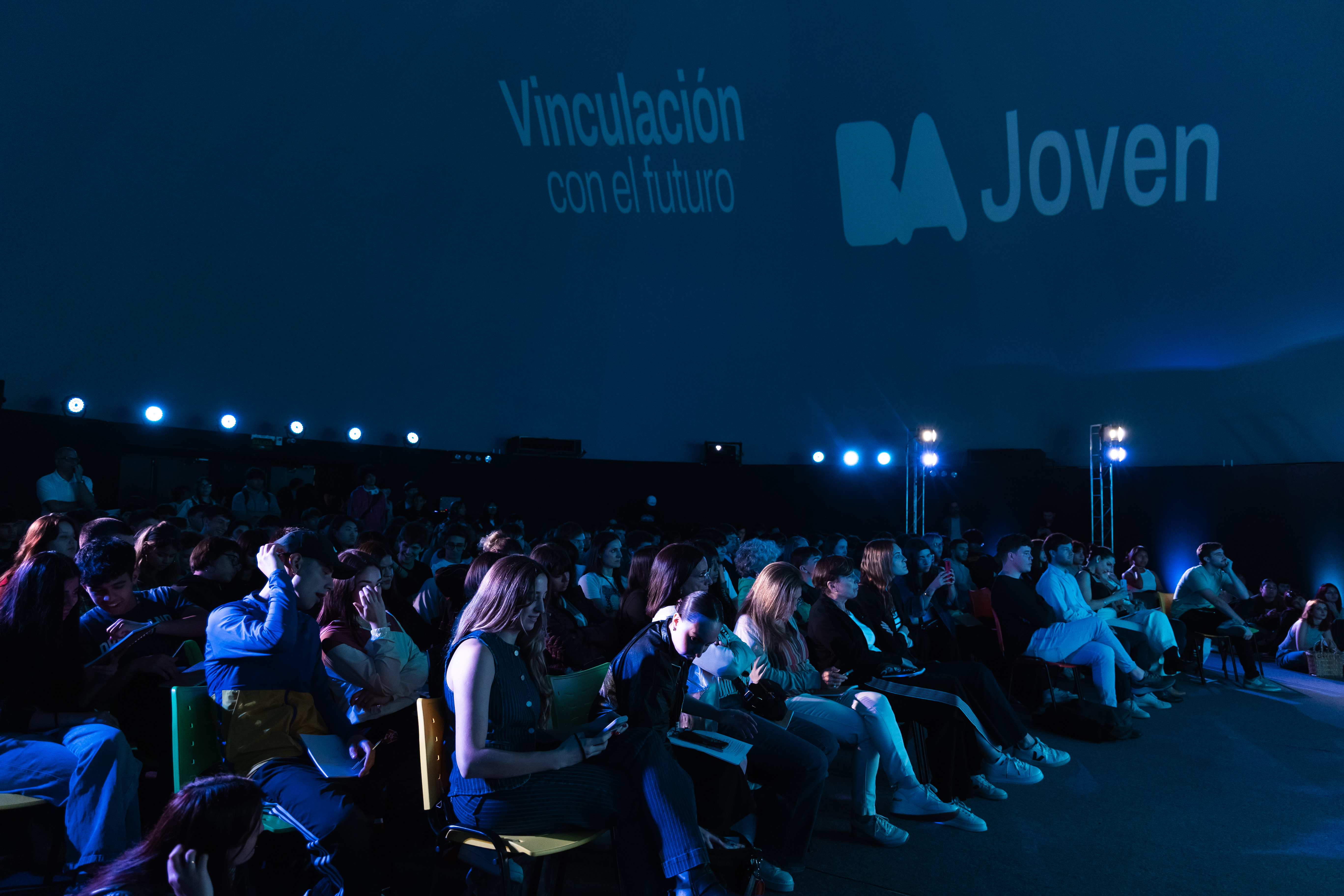 El futuro es hoy: más de 230 estudiantes participaron del cierre de Vinculación con el Futuro