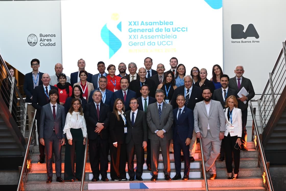 Alcaldes y delegaciones de 20 ciudades iberoamericanas discuten una agenda común sobre los desafíos urbanos