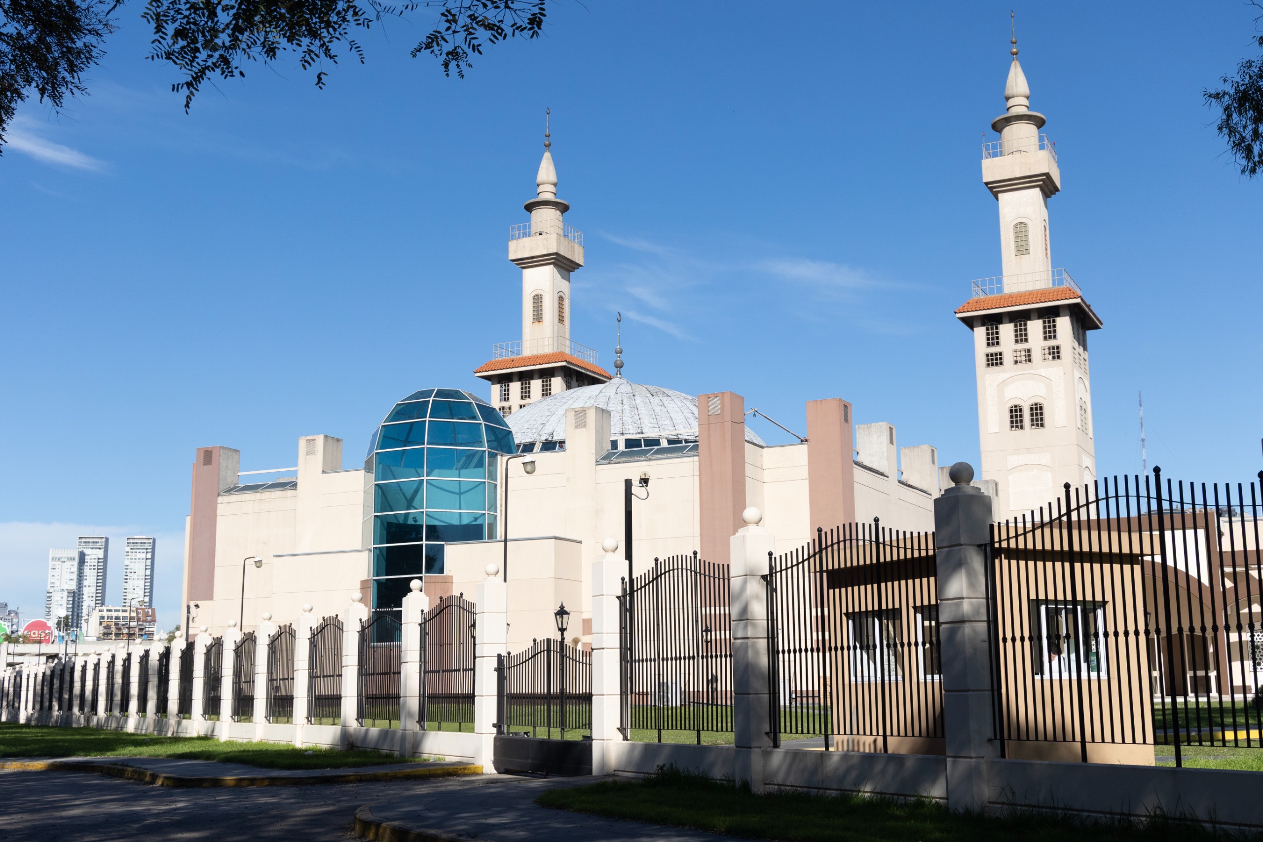 La Noche de los Templos: la Ciudad recorre su historia con las colectividades