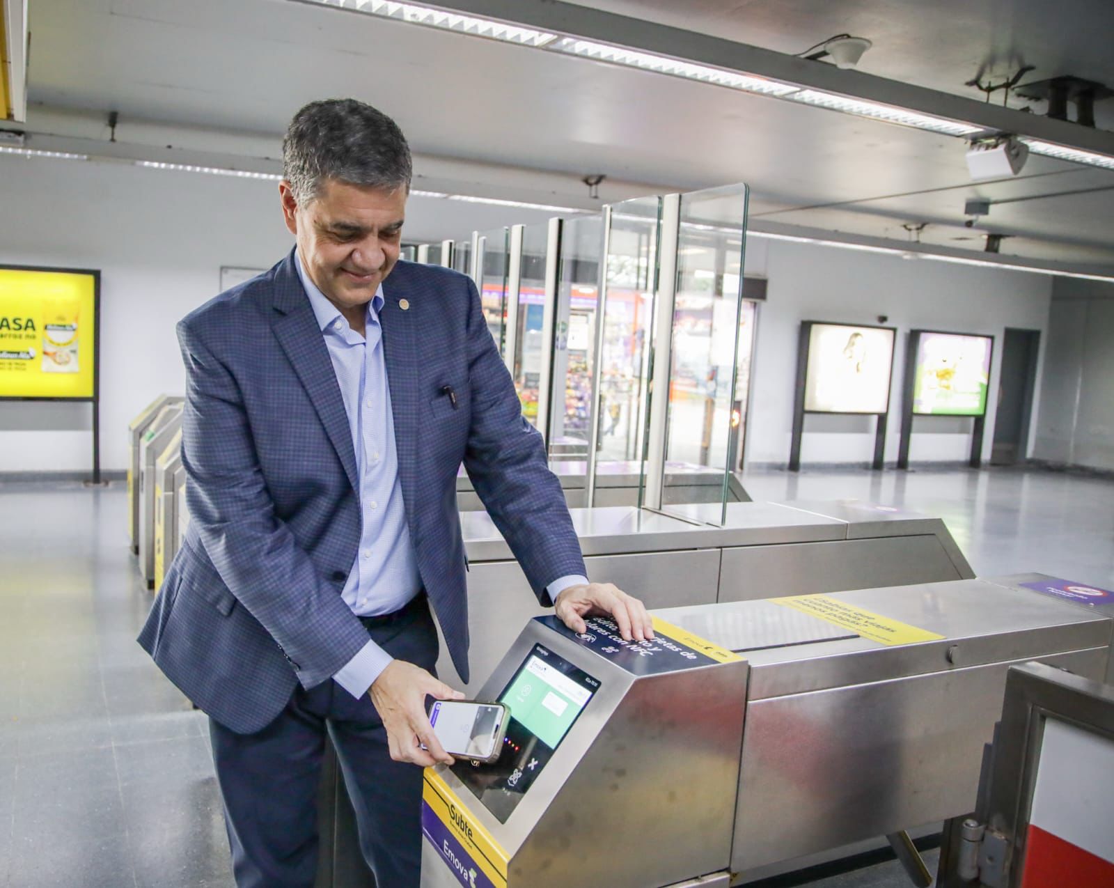 Sistema multipago en el Subte: el 35 % de los pasajeros paga los viajes con celulares o tarjetas de crédito y débito