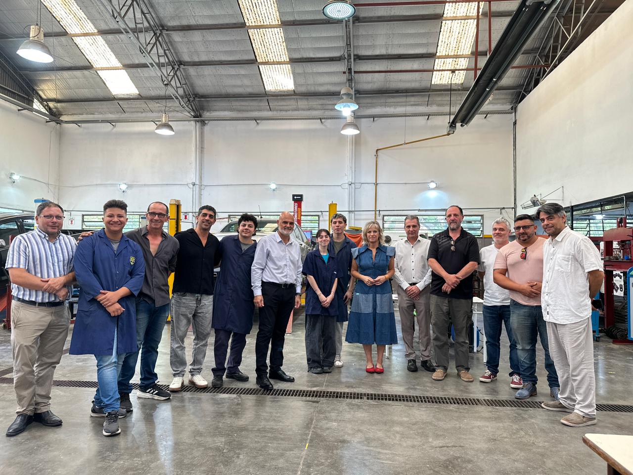 Escuelas técnicas de la Ciudad recibieron nuevo equipamiento para fortalecer la formación en talleres