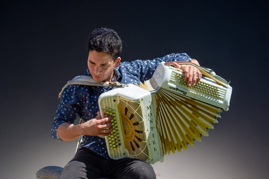 Ernestito Montiel y su Cuarteto Santa Ana en el Anfiteatro de Parque Centenario
