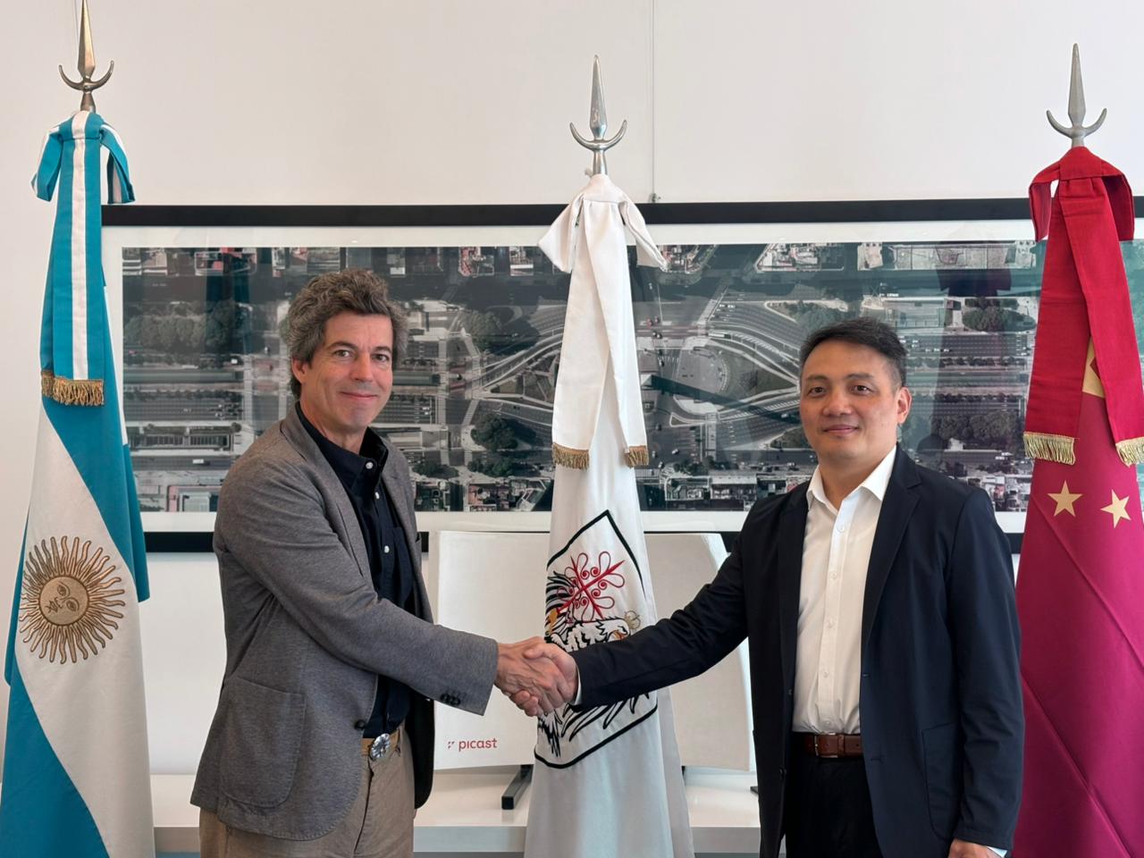 El Ministerio de Movilidad e Infraestructura se reunió con la Embajada de la República Popular China