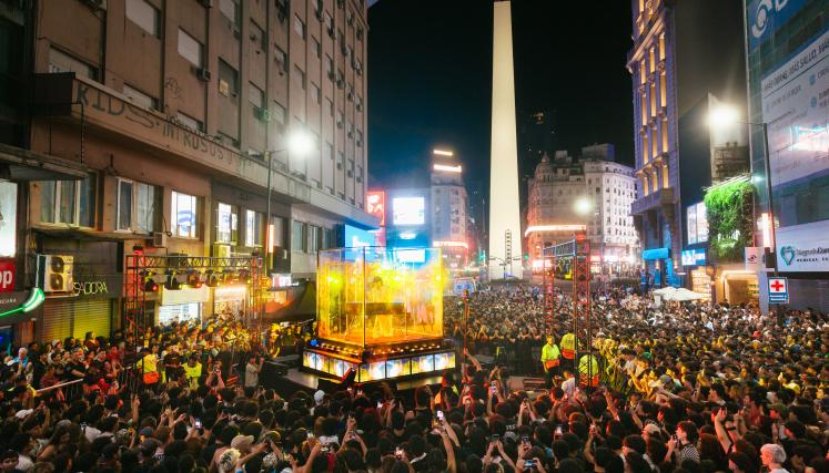 Ramma convirtió Avenida Corrientes en un escenario a cielo abierto