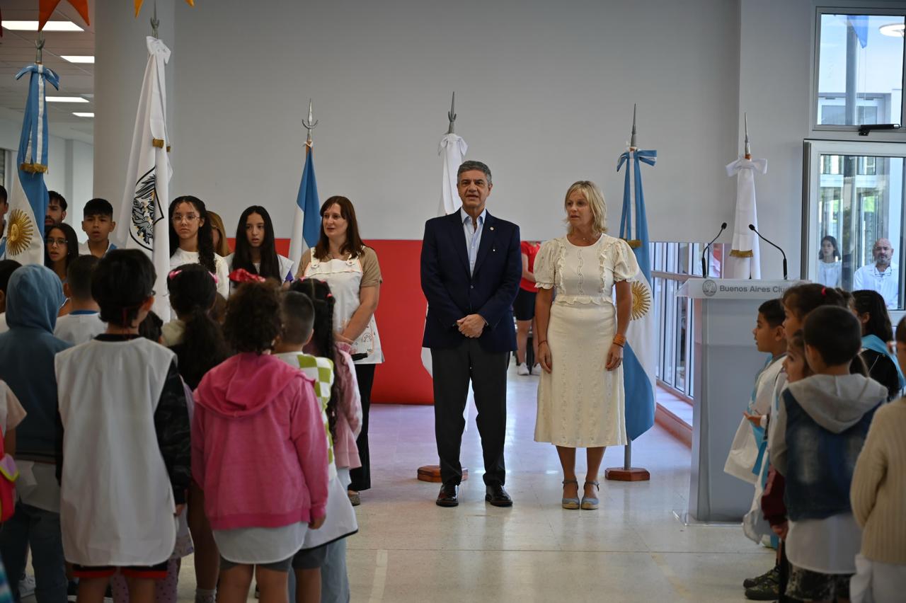 Más de 300 mil alumnos de Inicial y Primaria comenzaron las clases 