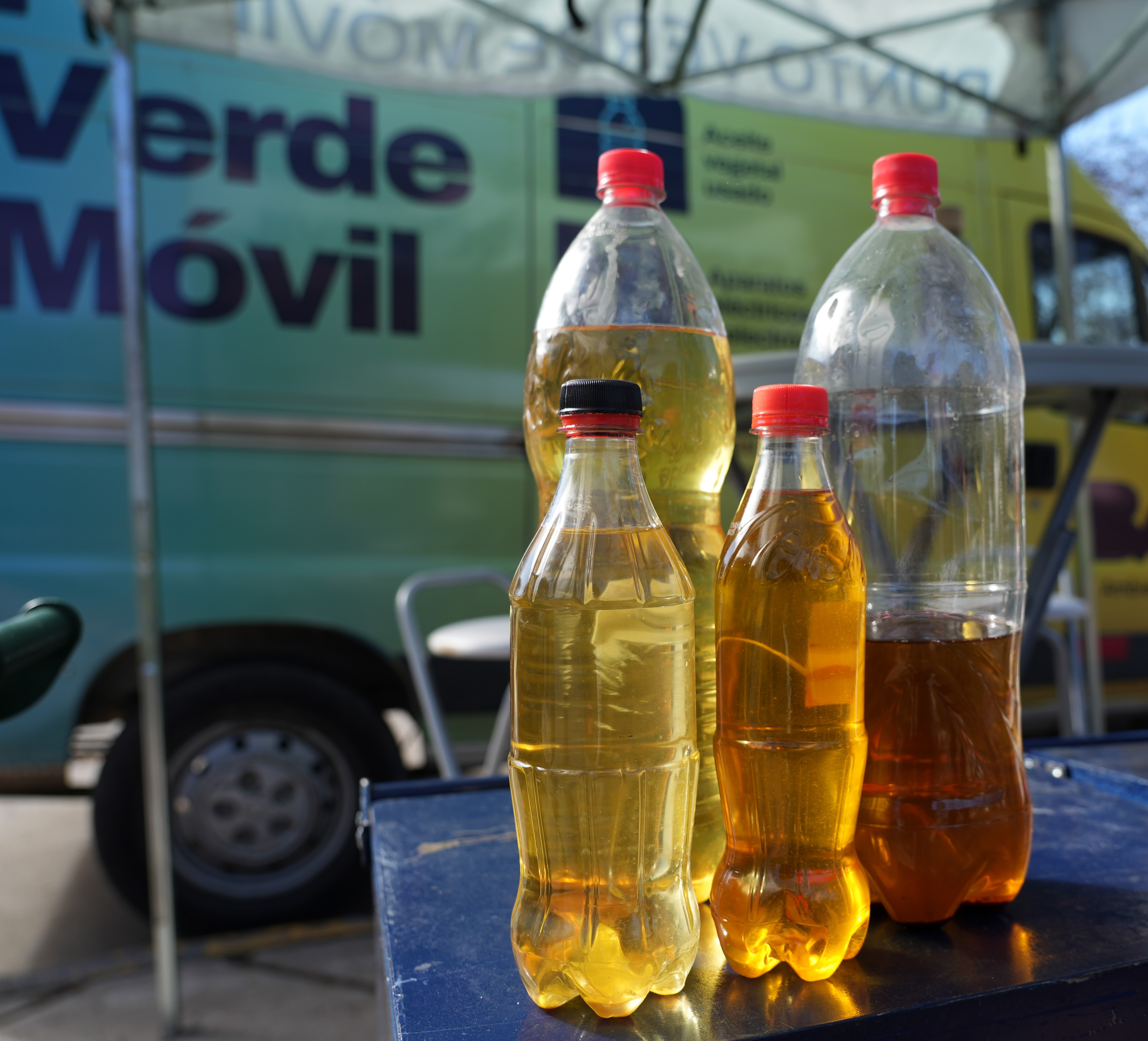 En el Día del Agua, la Ciudad recibe aceite cocina usado