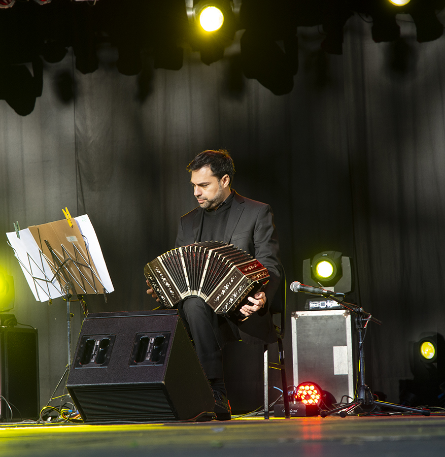 Federico Pereiro Septeto y la voz de Lidia Borda darán un concierto en el Anfitetaro del Parque Centenario