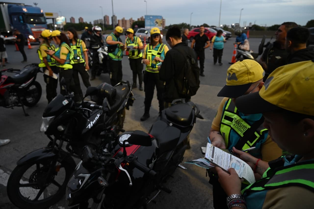 Operativos en peajes, accesos y avenidas: 2.880 vehículos inspeccionados y 686 remitidos