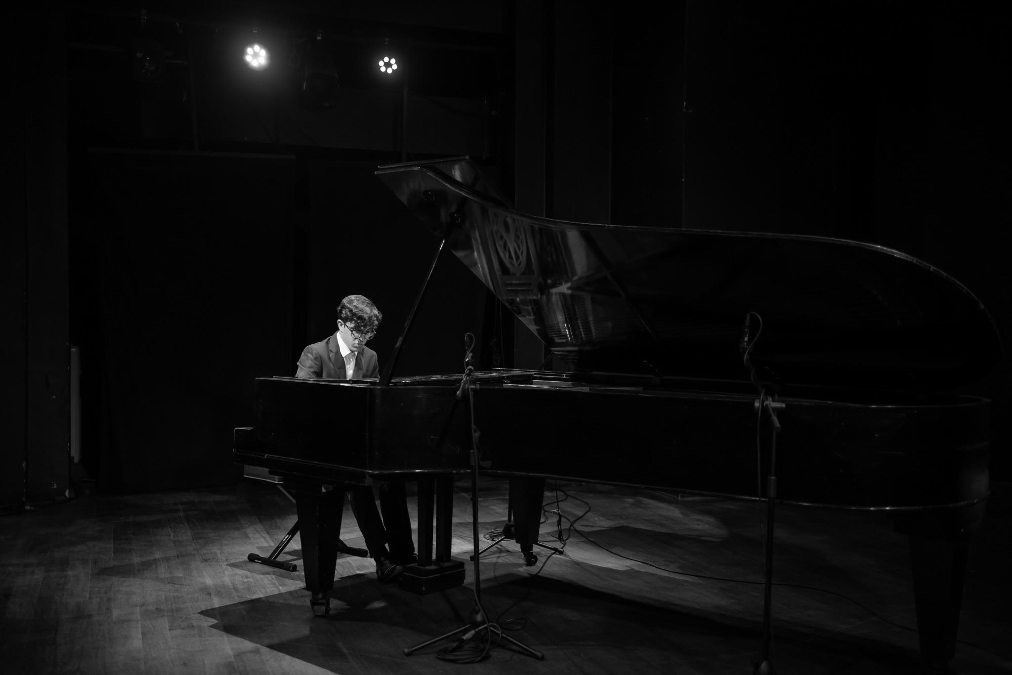 Gabriel Santos en concierto (Piano / Brasil)