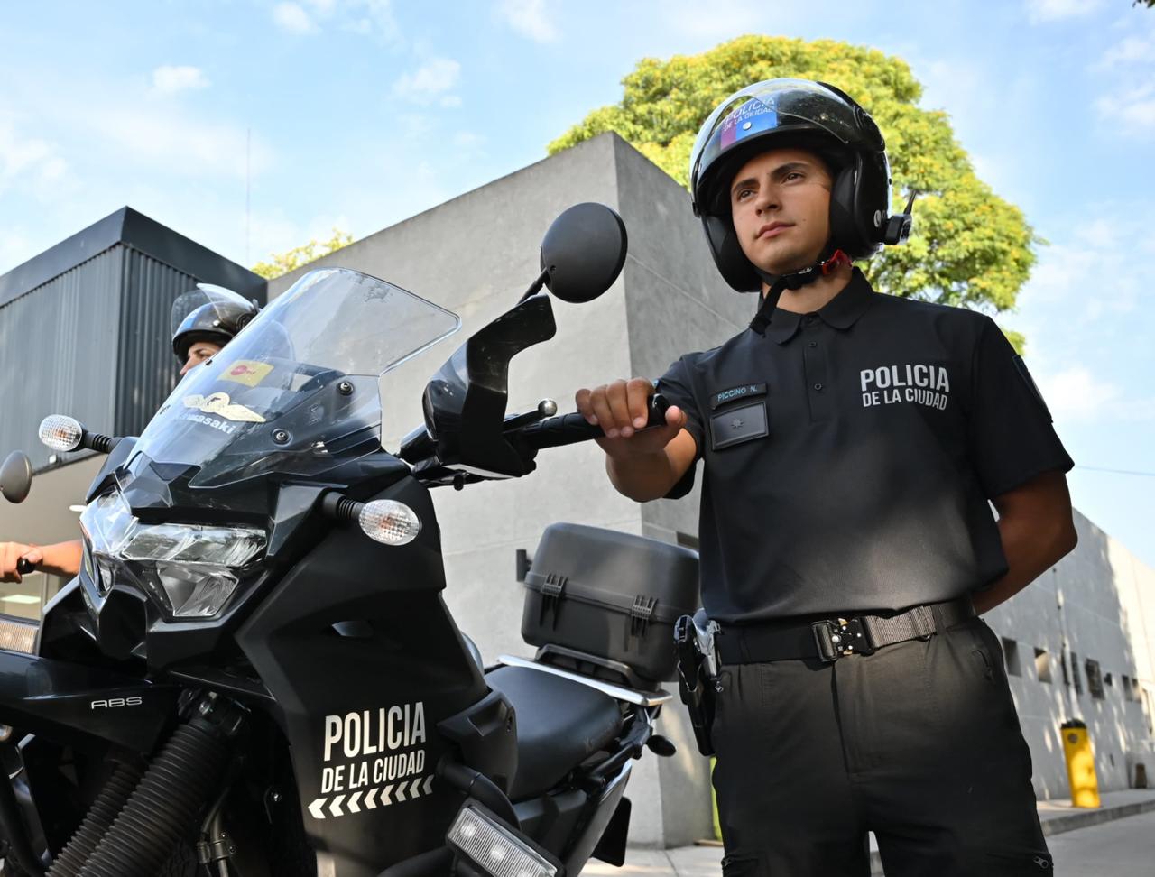 La Policía de la Ciudad renueva su uniforme y presencia territorial