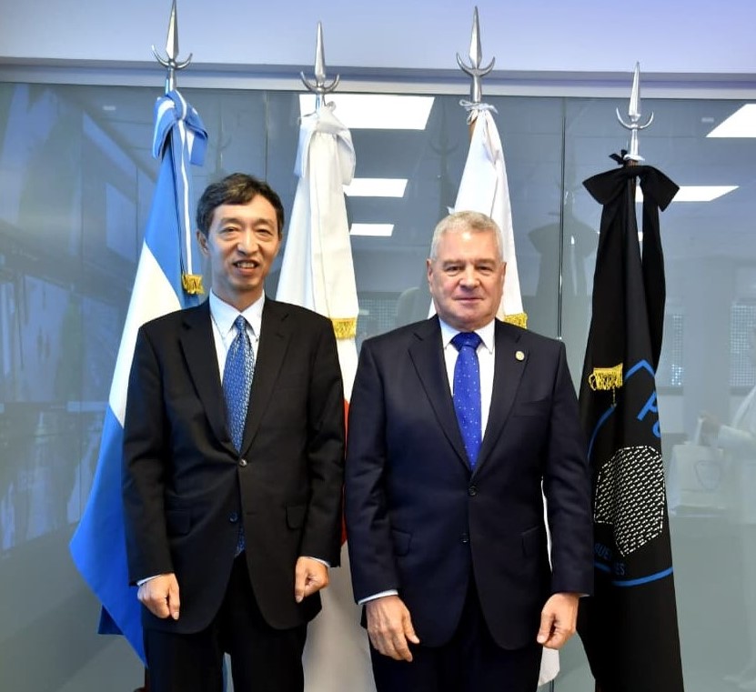 El Ministro Giménez recibió al Embajador del Japón en el Centro de Monitoreo Urbano de la Ciudad