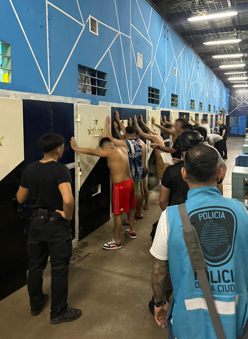 La Policía de la Ciudad desarmó a una banda que hacía extorsiones desde los penales de Sierra Chica y Merlo