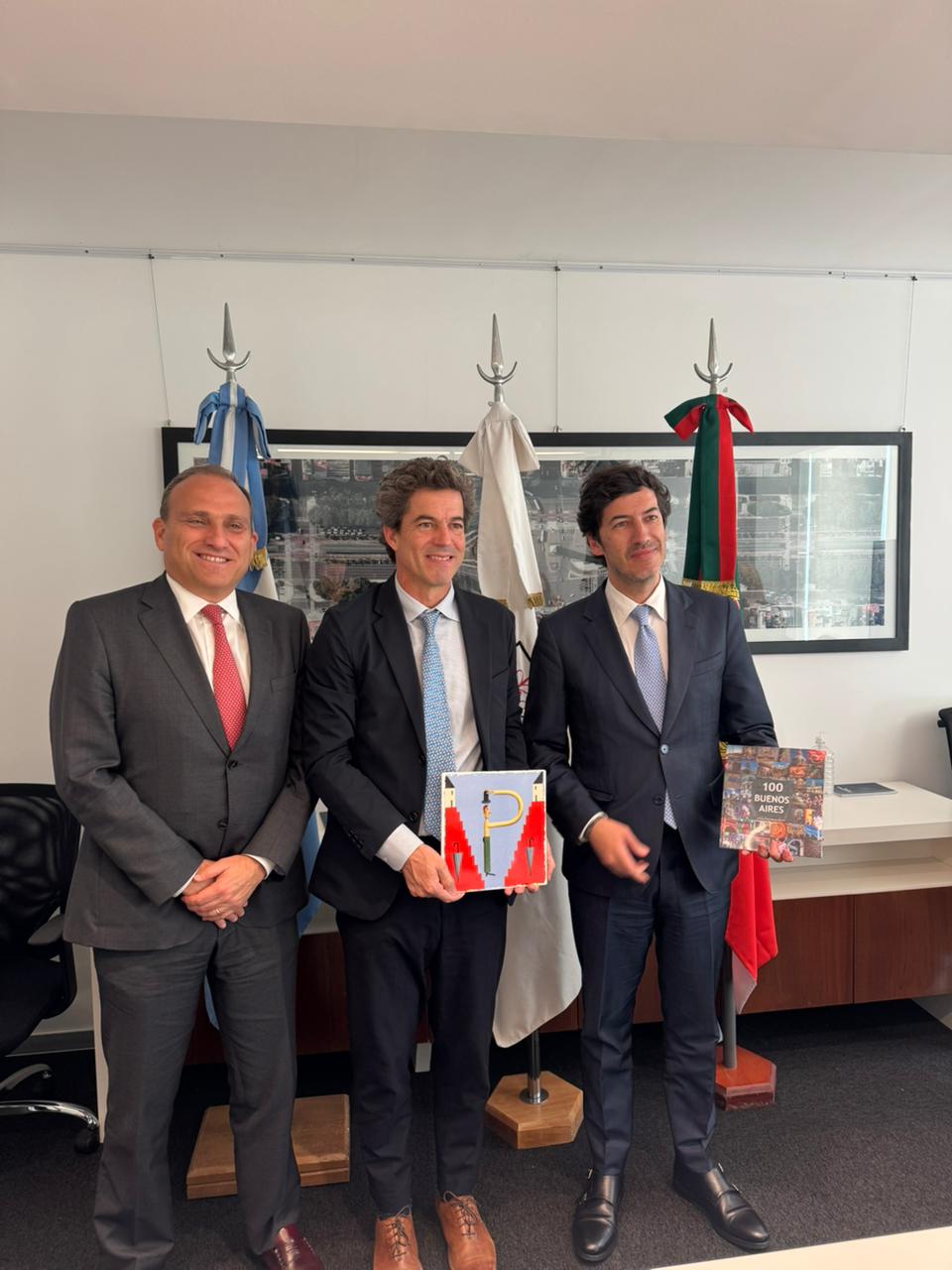 El ministro Bereciartua recibió a una delegación de Portugal para explorar oportunidades de inversión