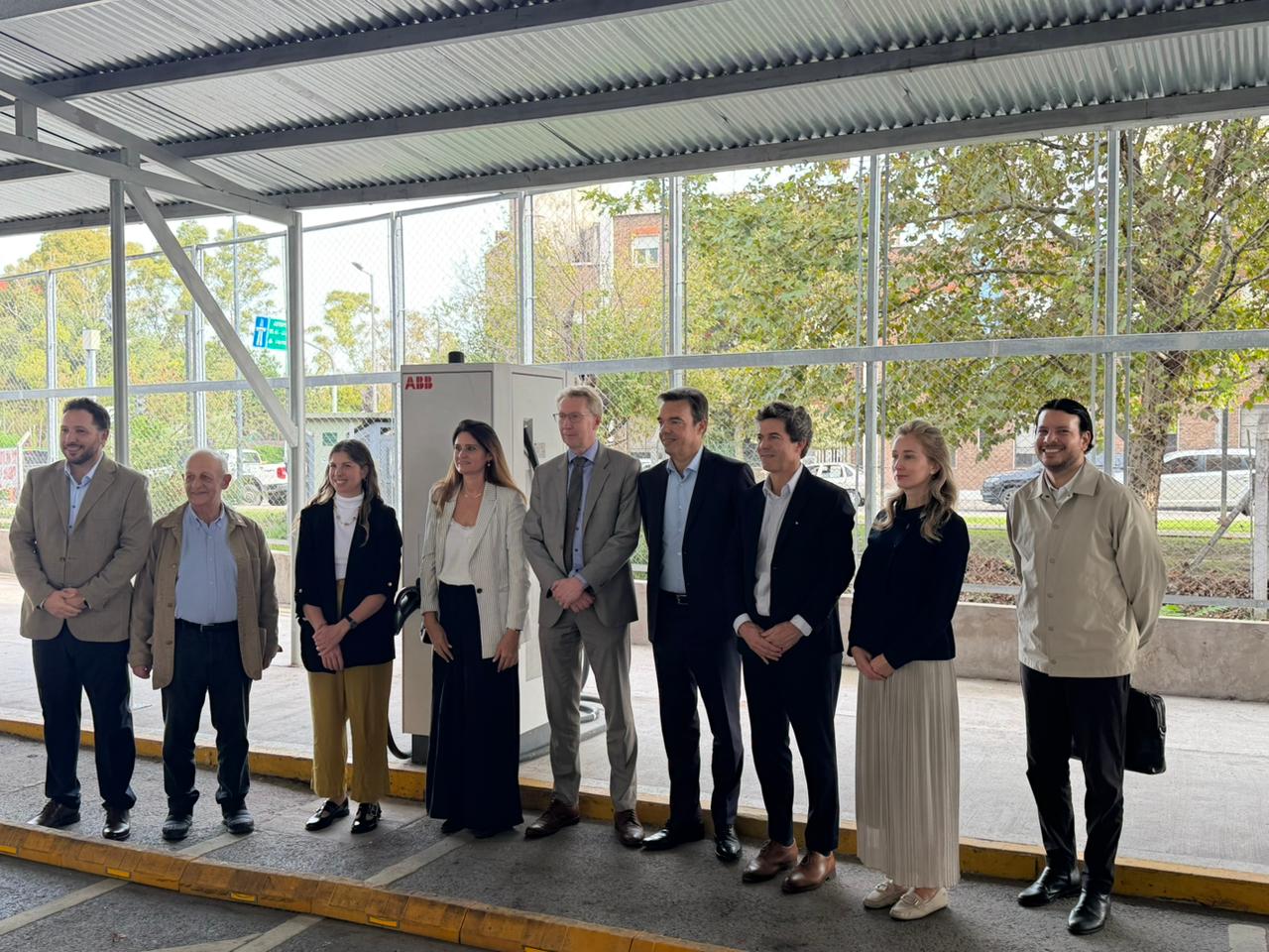 Buenos Aires y Suecia fortalecen su cooperación en electromovilidad con una visita a la infraestructura de carga de buses eléctricos