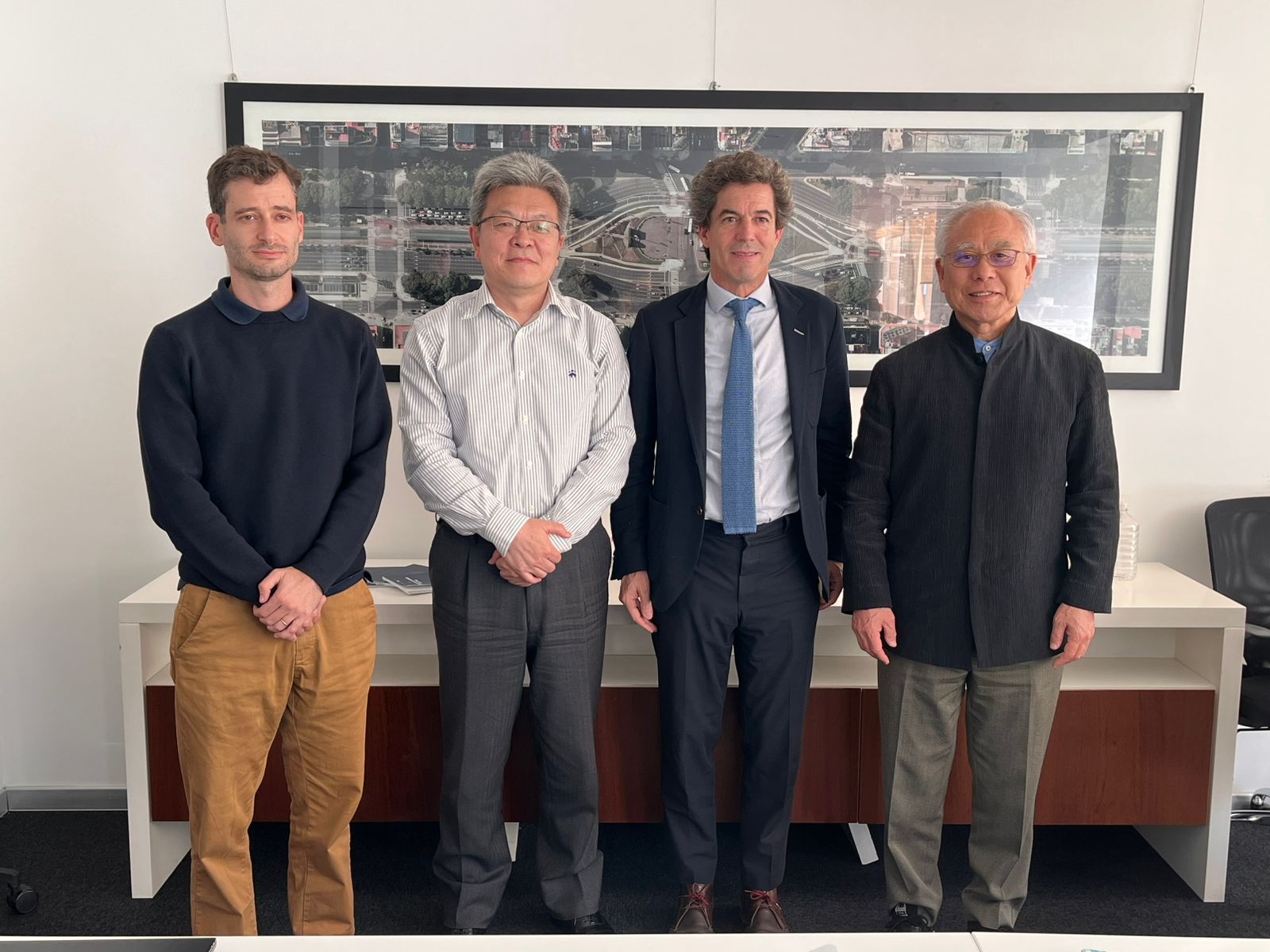 El ministro Bereciartua recibió a referentes internacionales para intercambiar experiencias en movilidad sostenible