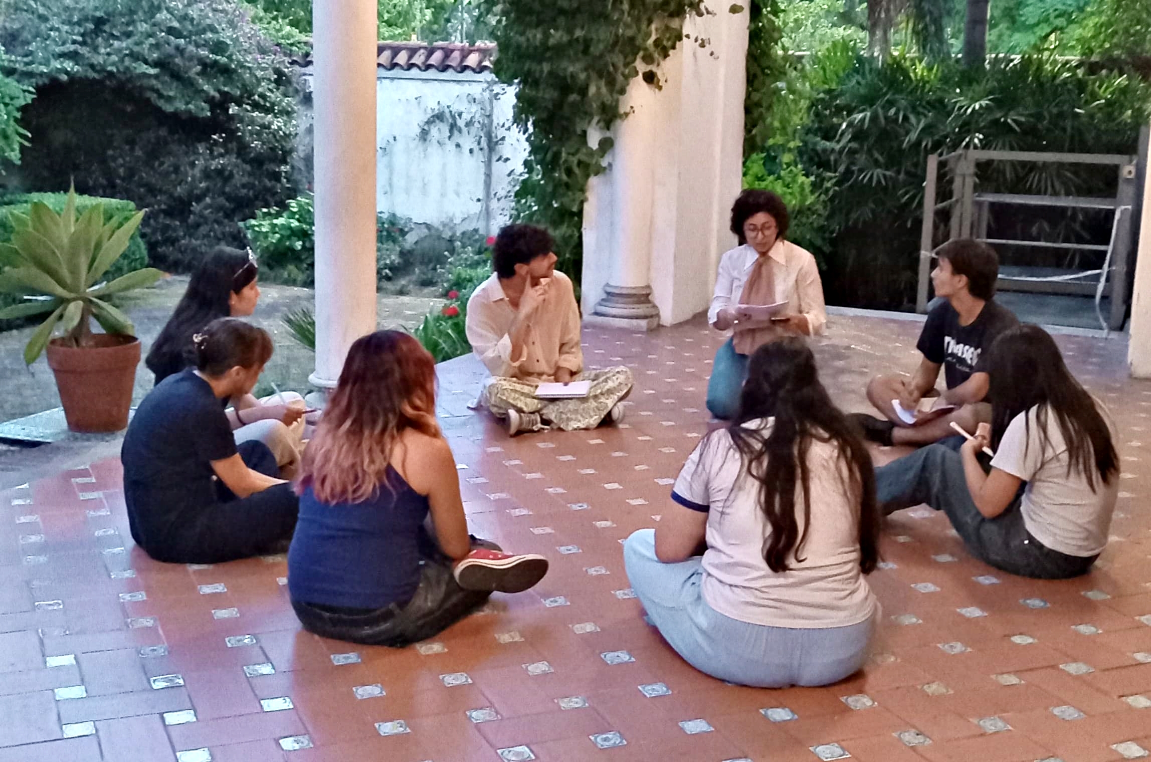 Actuar y escribir en el museo | A cargo de Agustina Yacachury