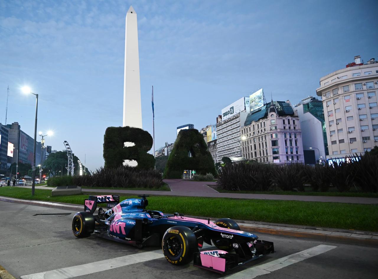 Un Fórmula 1 en el Obelisco: así empezó la previa del Road Show de Franco Colapinto