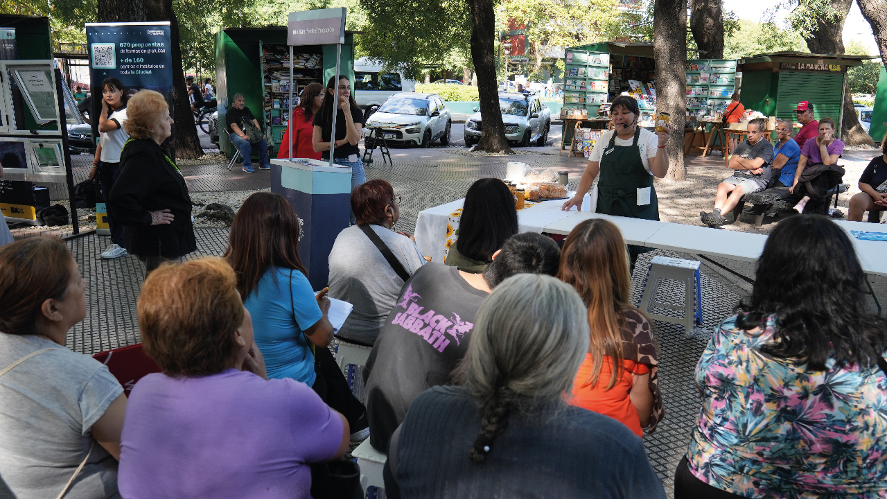 Punto de Oportunidades: la iniciativa que recorre los barrios y acerca formación y empleo a los vecinos
