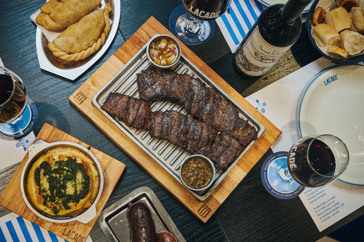 Fútbol y bodegón, una dupla ganadora