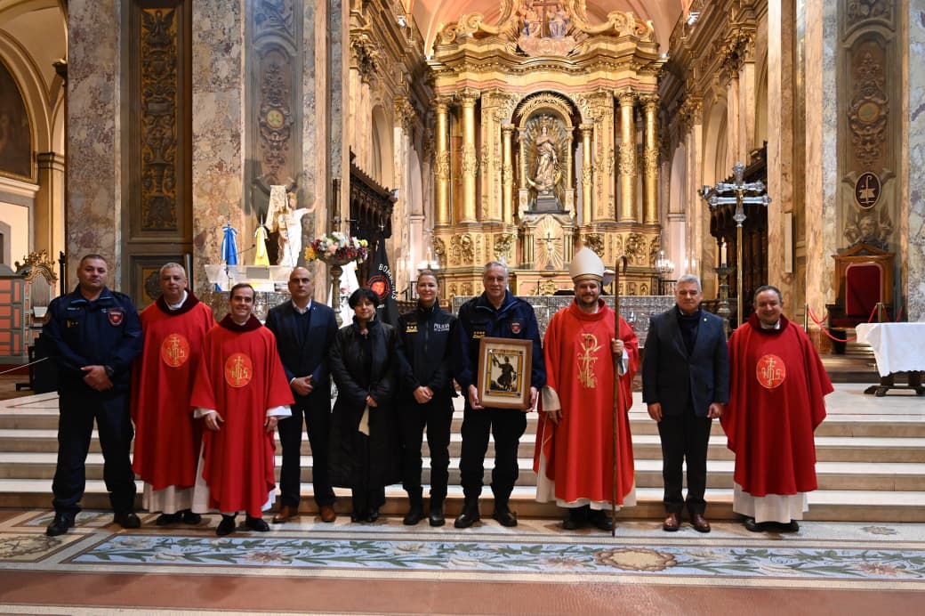 Conmemoración en la Catedral Metropolitana: Misa en Honor a San Florián de Lorch Patrono de los Bomberos