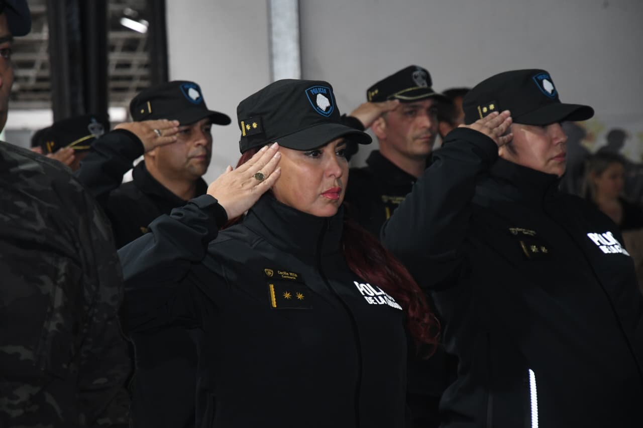 Egreso y entrega de certificados del 10º Curso Básico de Operaciones Motorizadas de la Policía de la Ciudad