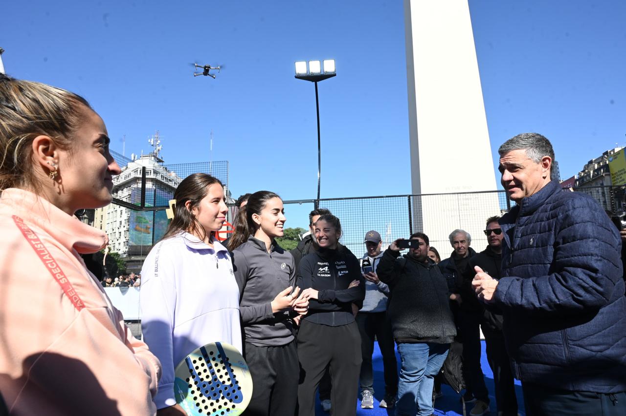 La cancha de pádel más porteña del mundo: una exhibición en el Obelisco marcó el comienzo del Premier Pádel P1 de la Ciudad