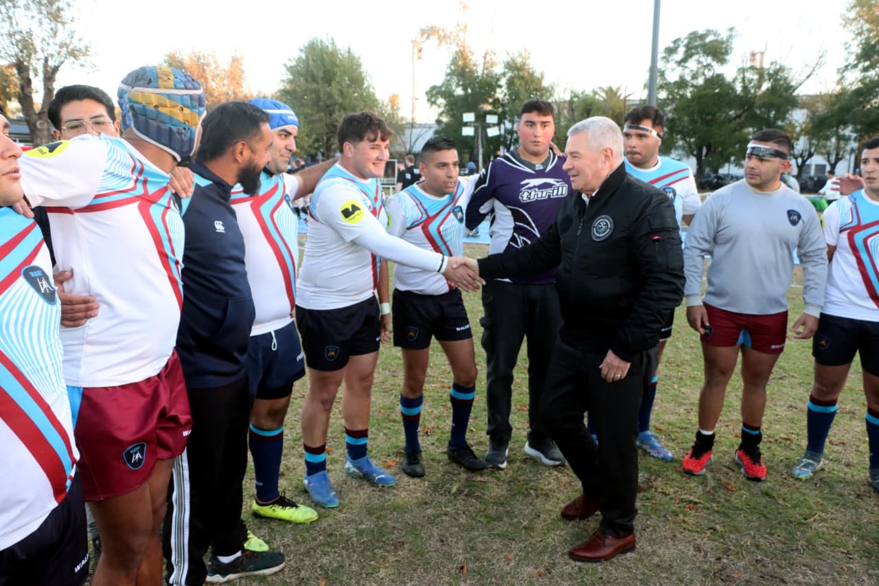 La Policía de la Ciudad recibió al equipo de rugby de la Policía de Inglaterra en un encuentro deportivo e institucional 