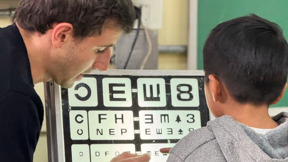 Salud Visual en las escuelas: controles y anteojos para estudiantes de la Ciudad