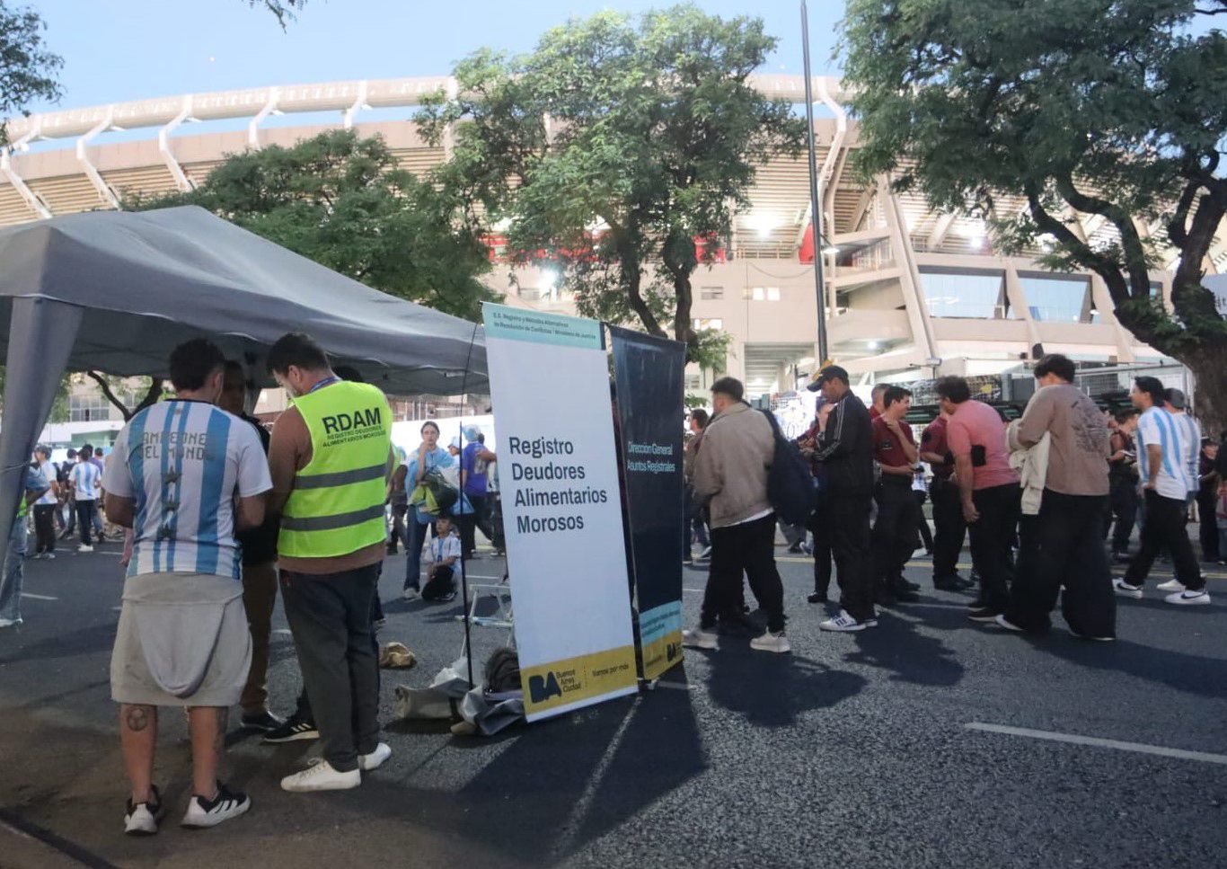 Como sucede en la Ciudad, los deudores alimentarios tampoco podrán entrar a los partidos del Mundial