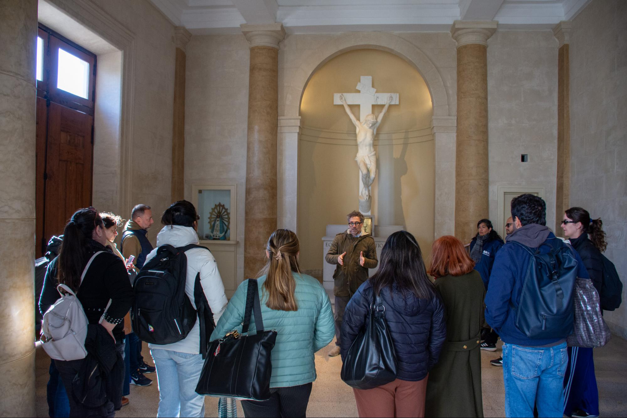 Recorridos patrimoniales por los cementerios de la Ciudad: una propuesta académica para explorar la historia, el arte y la identidad porteña