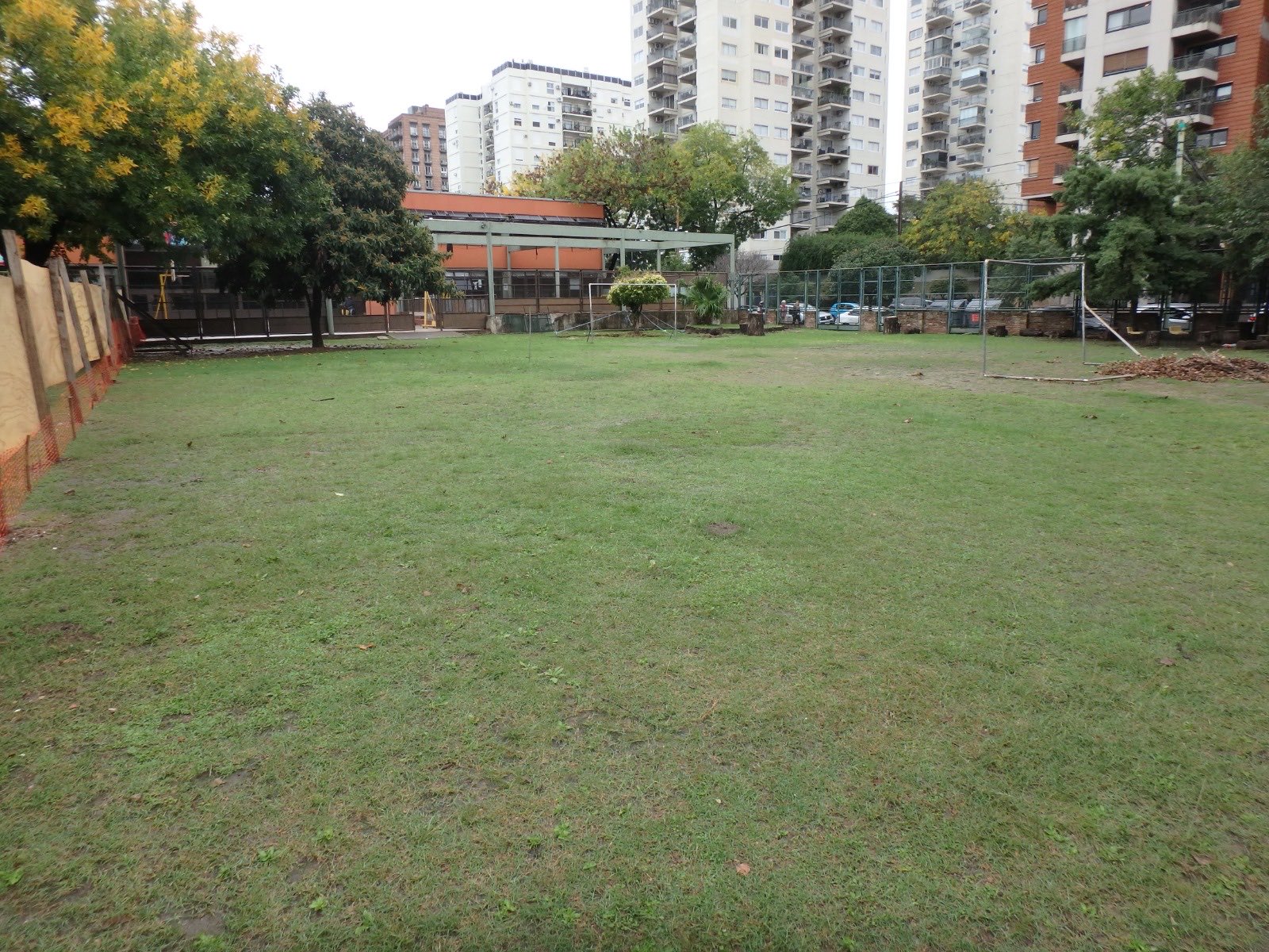 Nuevo playón deportivo en la Escuela Primaria N.° 8 D.E. 10