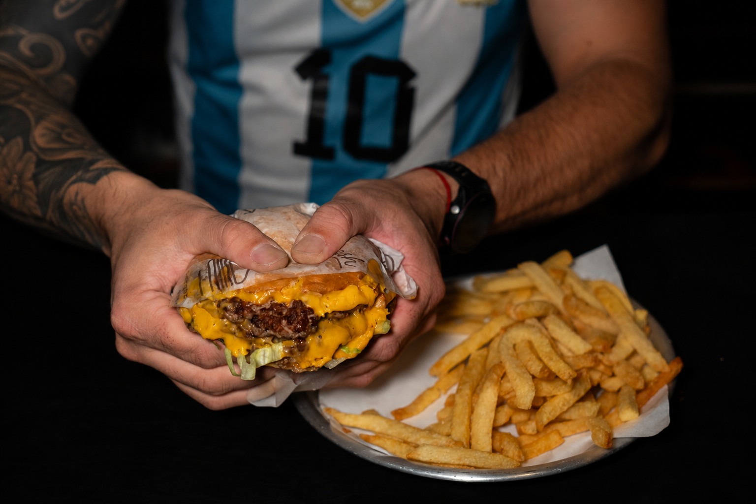 Sabores y goles: el Mundial se juega en los bares