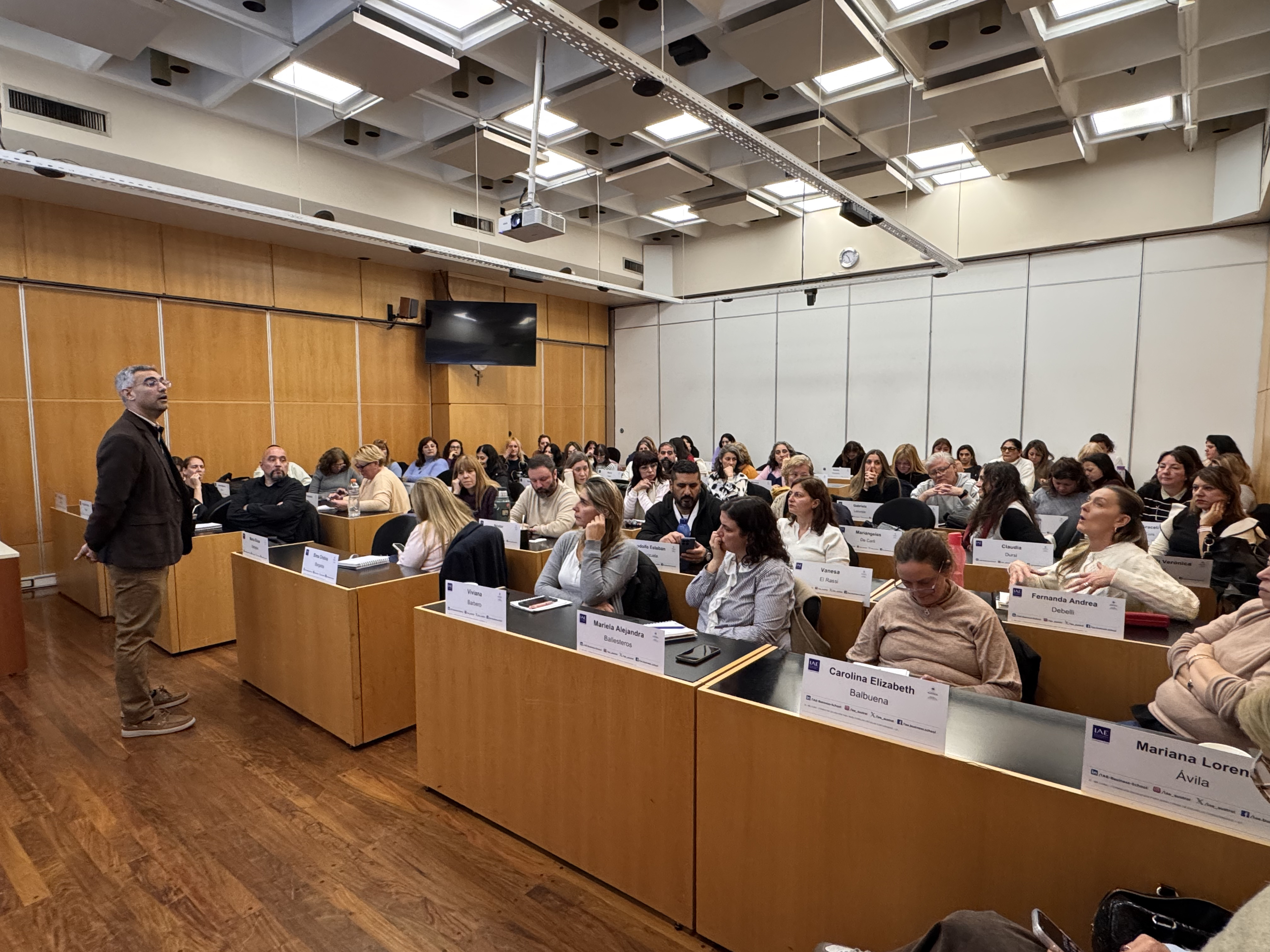 Más de cien directivos porteños participaron de un nuevo encuentro de formación en liderazgo educativo