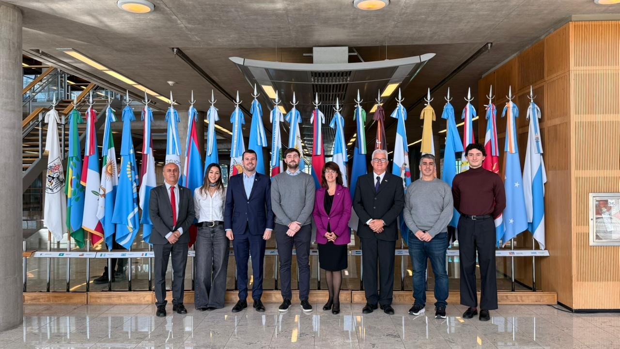 La Ciudad recibió a una delegación portuguesa para intercambiar experiencias sobre políticas de juventud