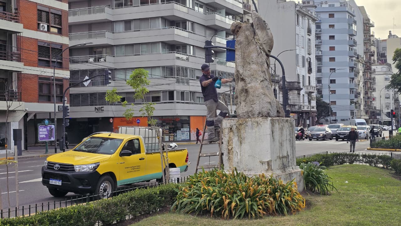 Qué es y cómo funciona “la ambulancia” que sólo atiende a los monumentos de la Ciudad