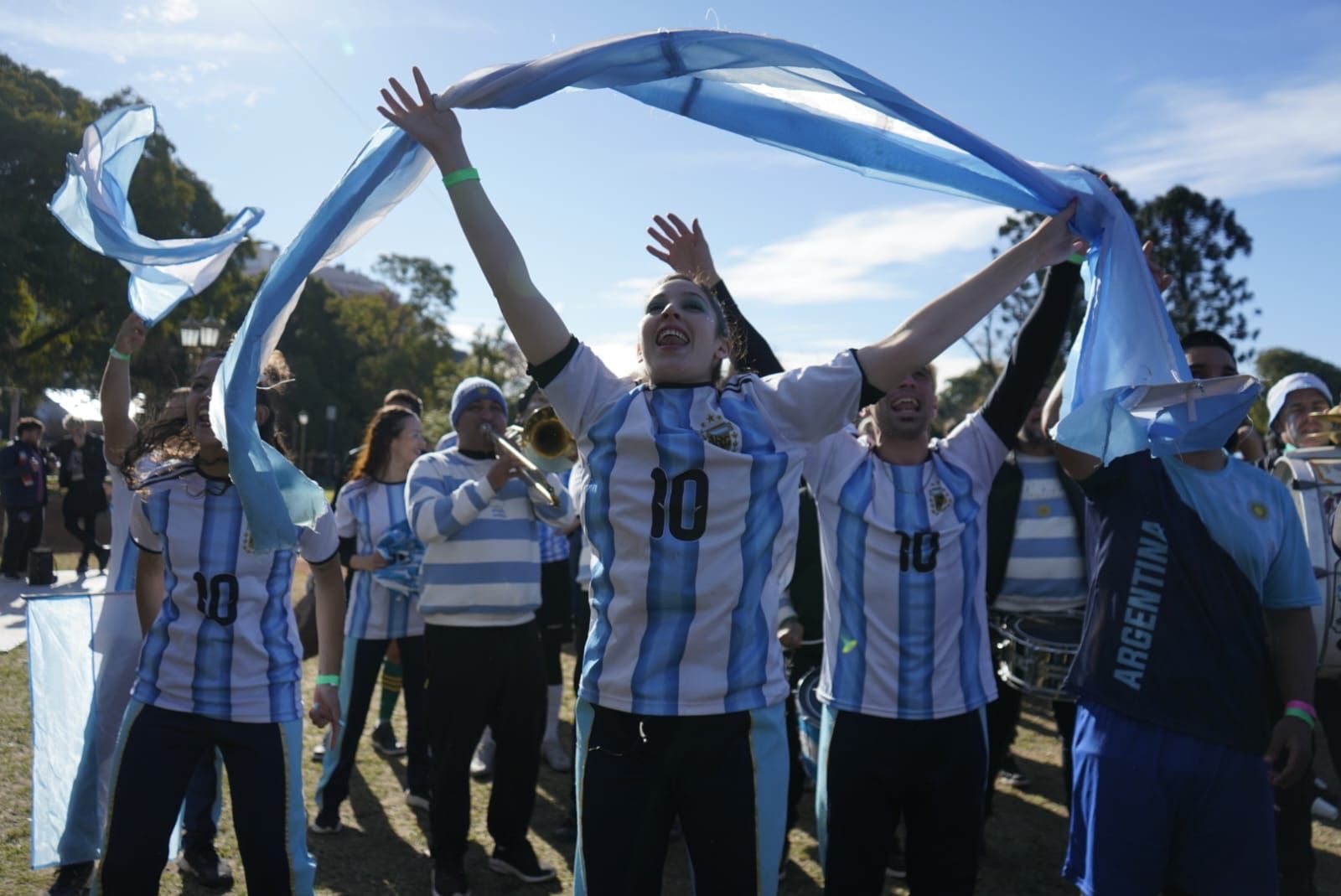 Un estallido de felicidad tras el increíble triunfo de la Selección en los Fan Fest organizados por la Ciudad