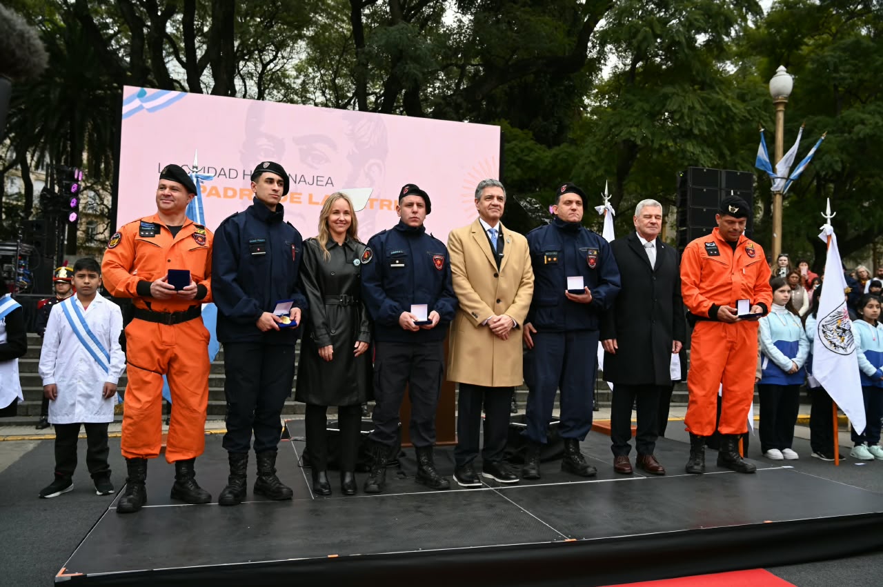 Reconocimiento al personal de los Bomberos de la Ciudad por su compromiso y vocación de servicio