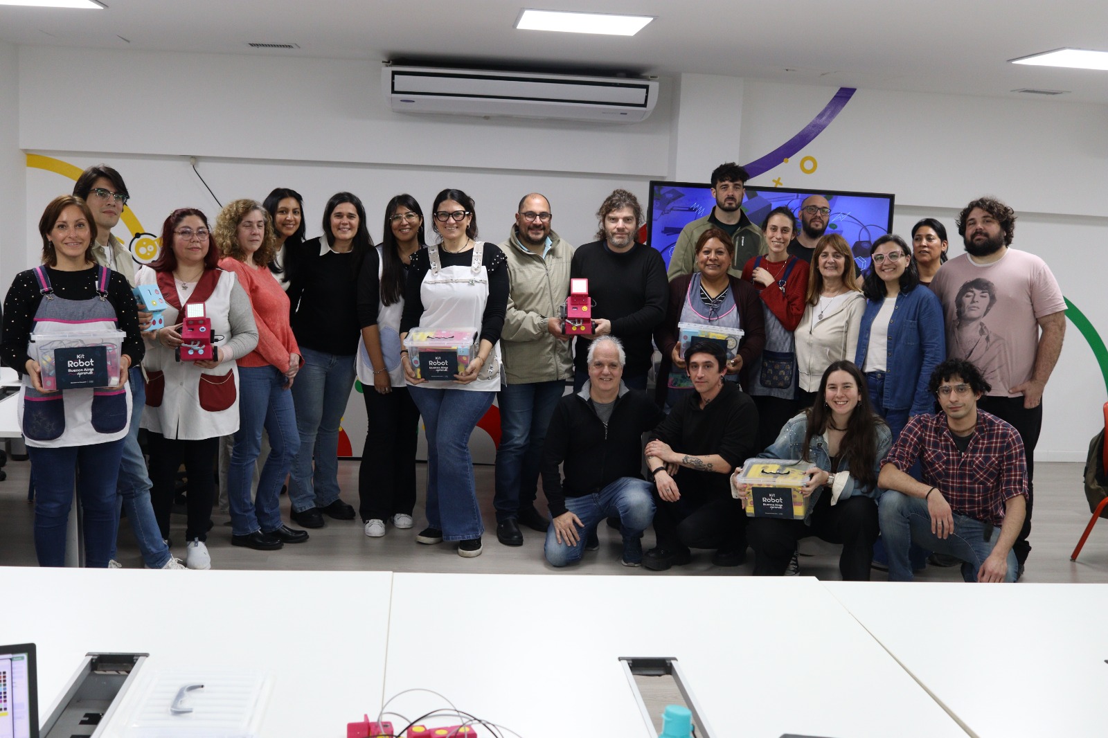 Nuevos robots BA Aprende para las aulas: así fue la entrega y el taller de introducción