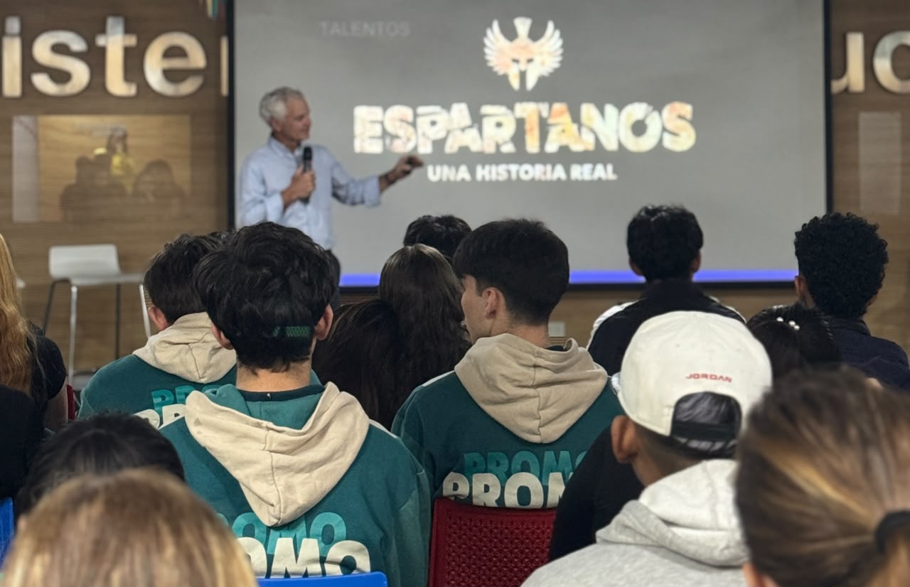 Estudiantes de la Ciudad conocieron distintas profesiones junto a Fundación Espartanos