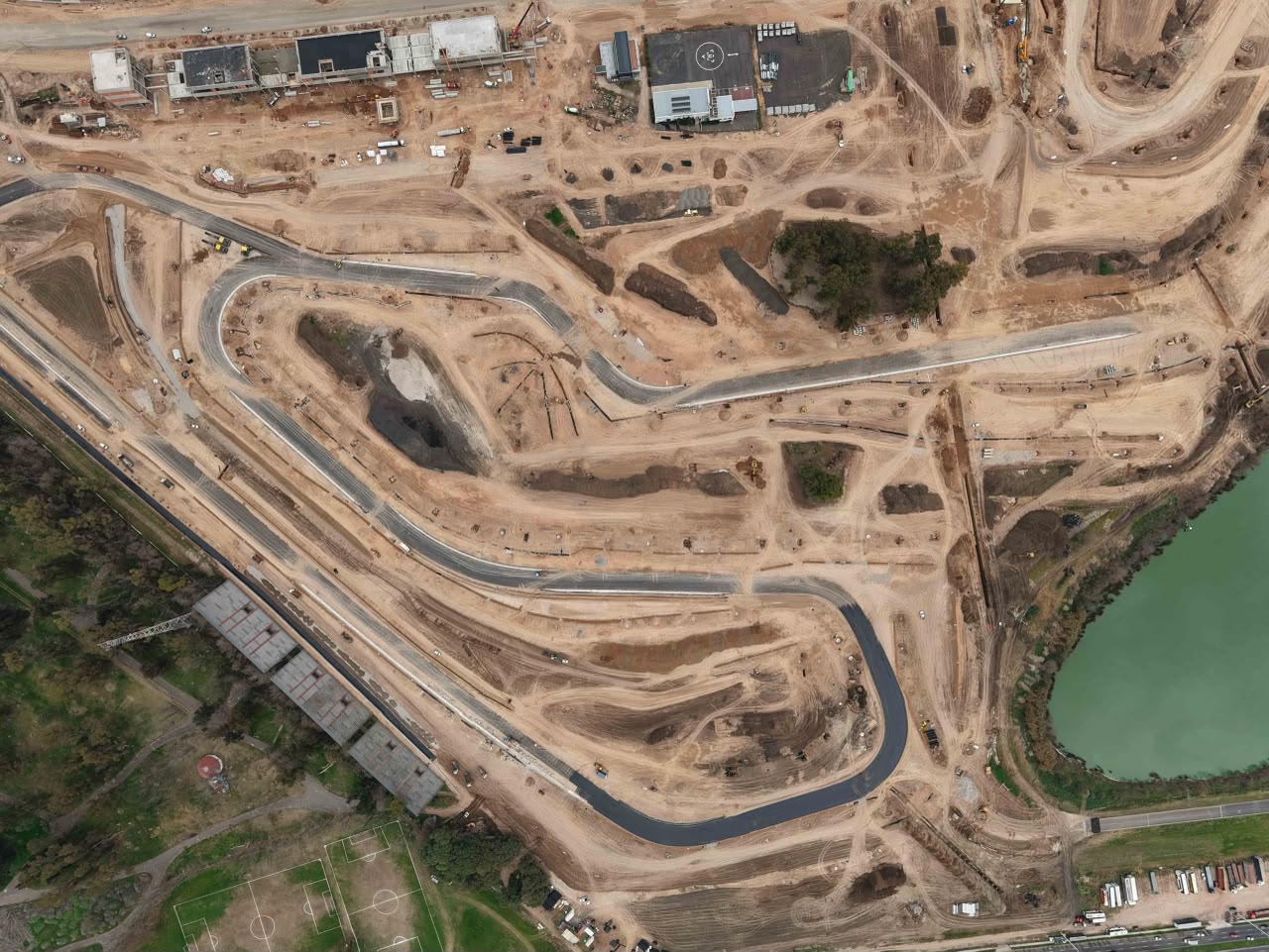 Avanza la transformación del Autódromo Gálvez: nuevas tribunas, accesos y obras clave ya toman forma 